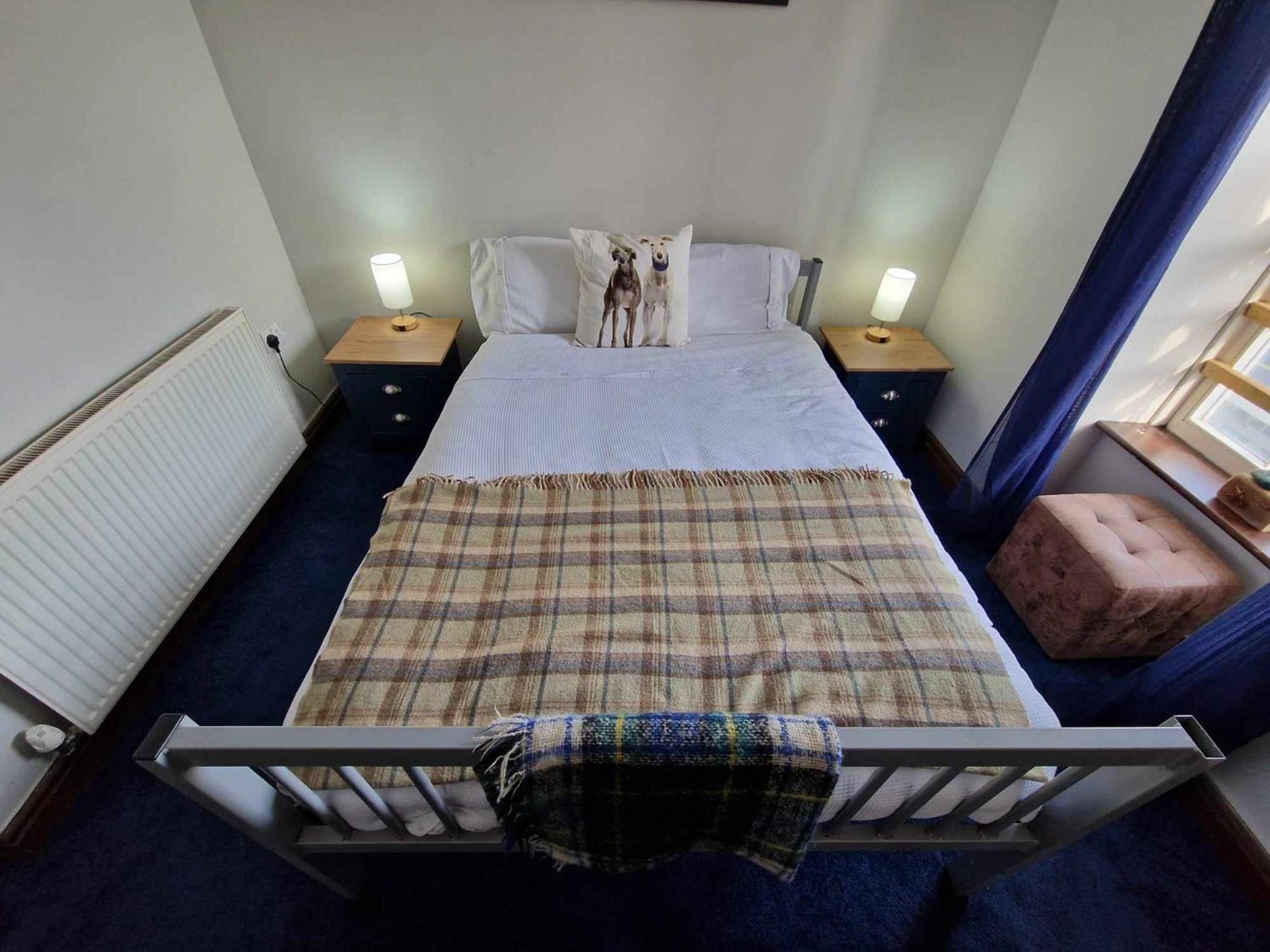 Y Castell Budget Accommodation Пуллгелі Номер фото
